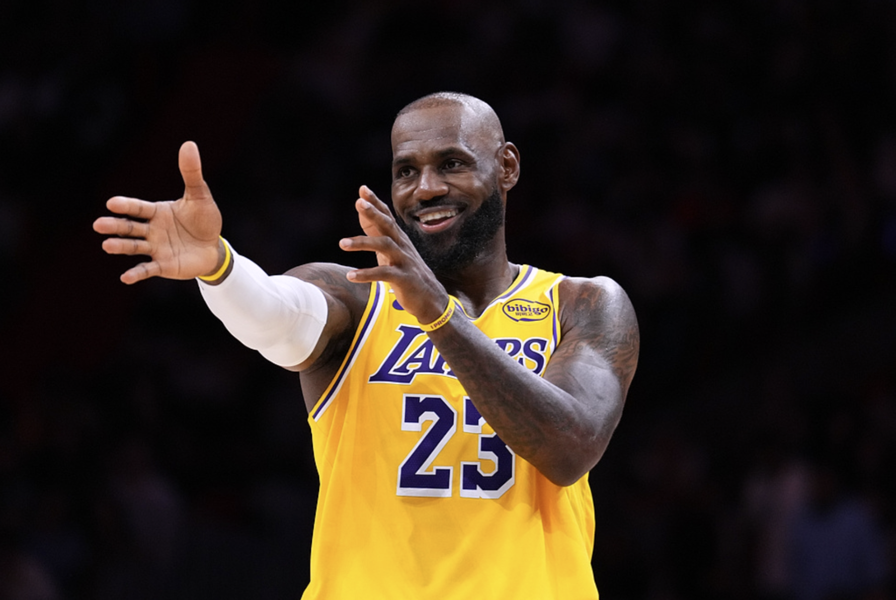 三分81中45，创NBA纪录，继詹姆斯后，又一个自由球员遭到哄抢