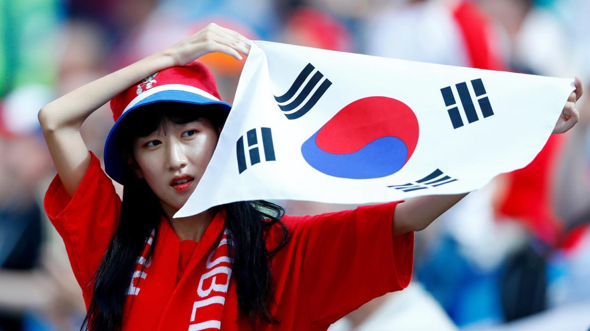 全市场：洪明甫遭社媒围攻，最后离开韩国前往美国暂避