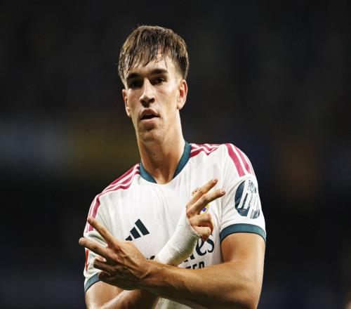 每体:埃斯皮曾被推荐给巴萨,但巴萨不愿为其支付2500万欧解约金