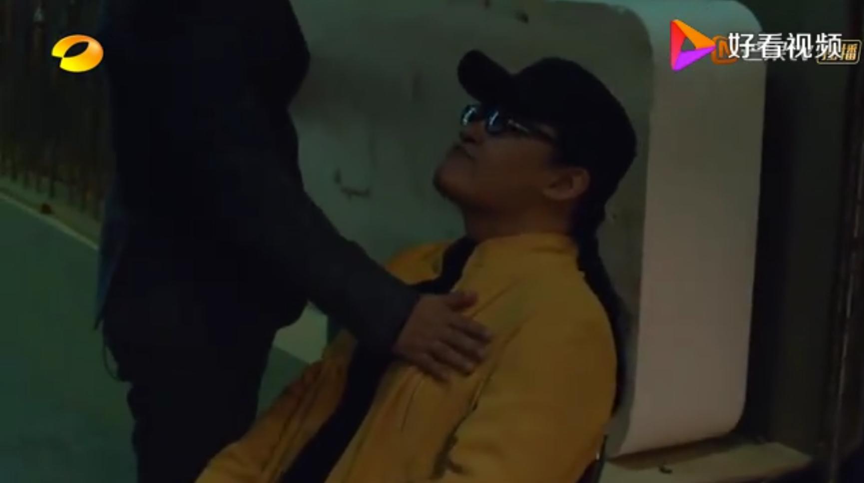 刘欢七年前曾在录制《歌手》时心律失常、手抖，服下速效救心丸后缓解，李锐透露：他刚做了心脏支架手术