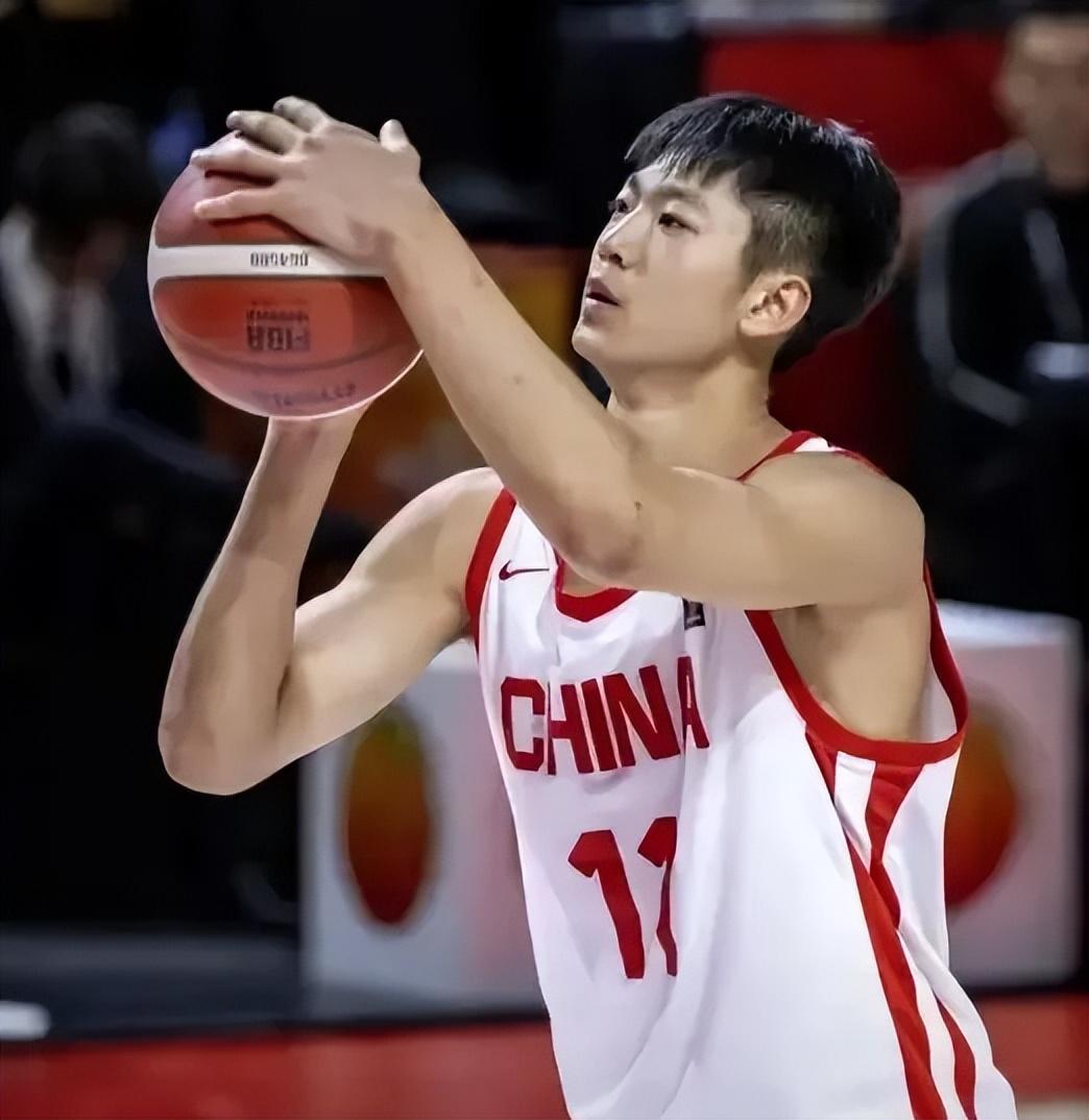 富士康组装苹果iPhone Duo整机良率仅60%多:生产线需反复调整设备