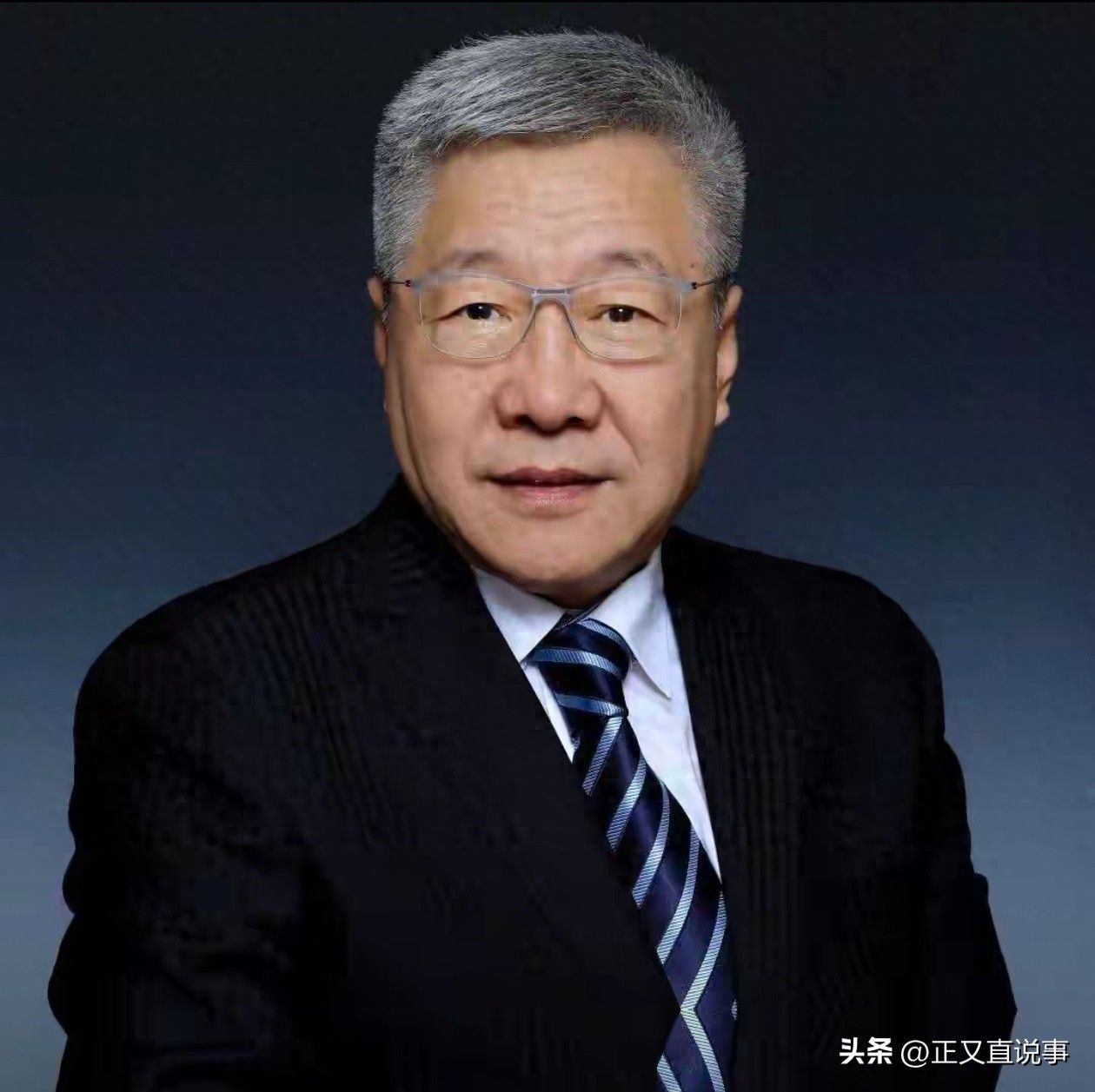 取消特权,全民赞成!郑秉文被骂上了热搜,到底发生什么事?